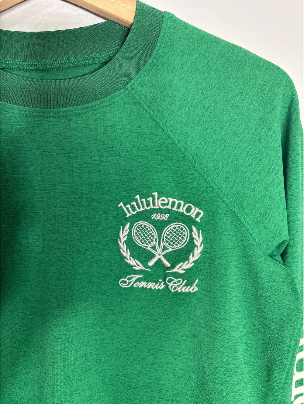Lululemon tennis club layered long sleeve green NWOT 4